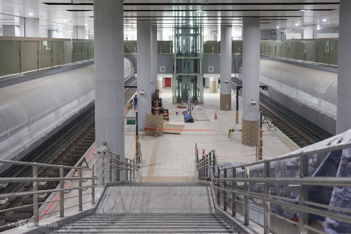 taking a tour of the Largest Underground Station of Metro Line 1 4